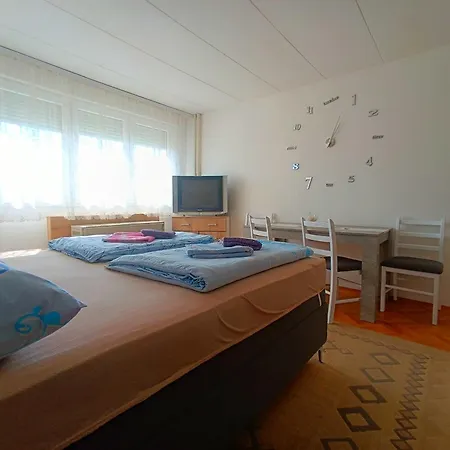 Apartment Ema *